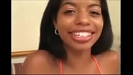 Mulato brasileño video porno dejando para poner en la vagina la cu